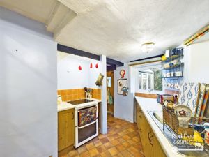 Kitchen- click for photo gallery